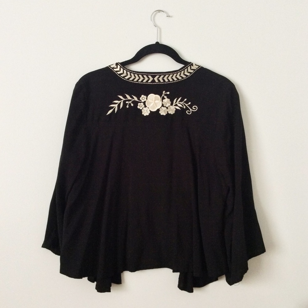Draped Cardigan Cape w/ Floral Detail | Forever 21